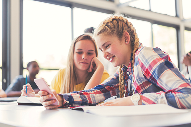 These days, nearly 70 percent of high school students and 25 percent of middle schoolers have their own phones and use them daily. (gettyimages: Stígur Már Karlsson /Heimsmyndir)