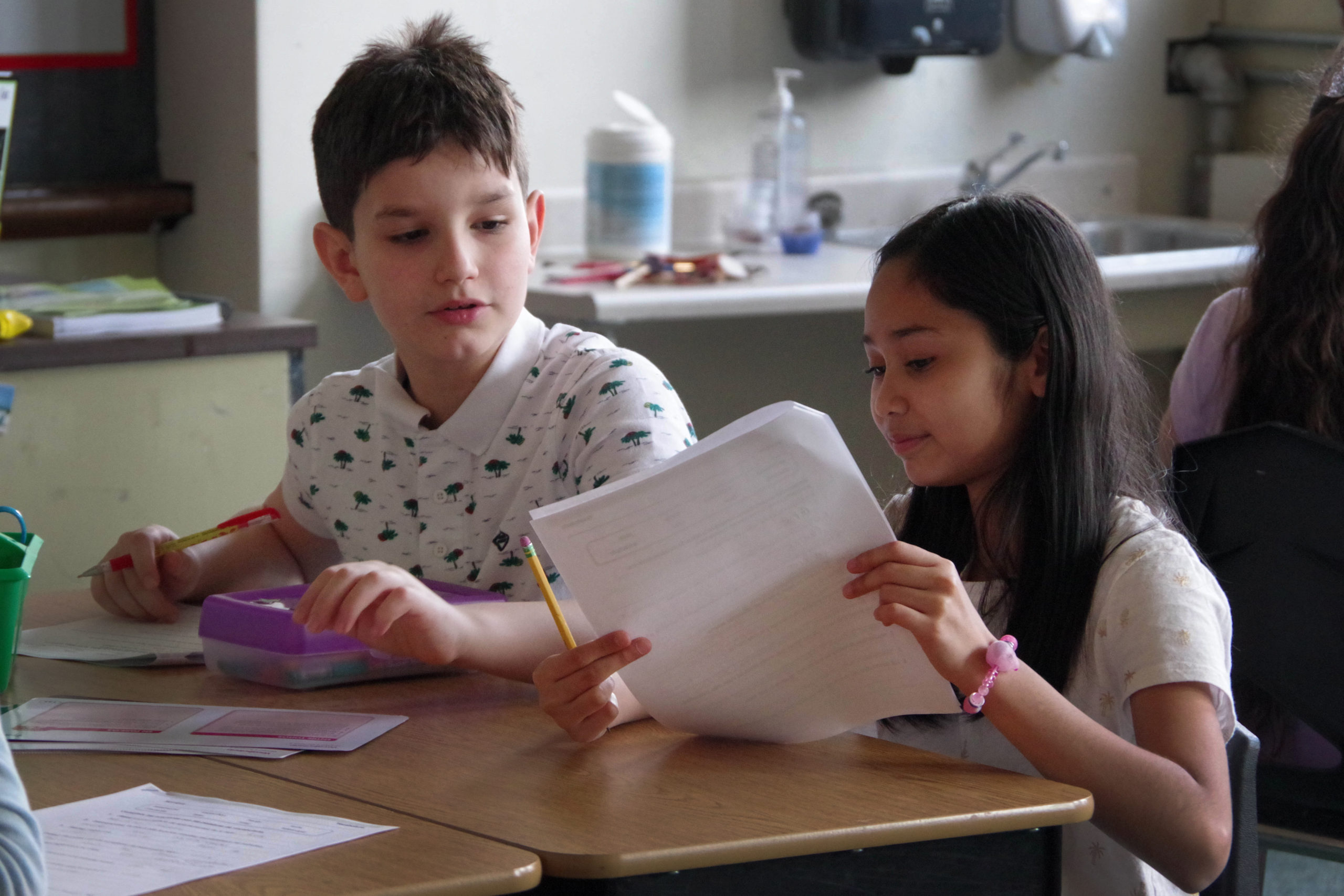 Joseph Metcalf and E.N. White elementaries are breaking down language barriers in education by adding a new grade level to their dual-language programs every year.
