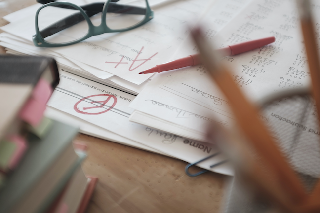 Many school districts have adjusted grading to ensure equity for students who have don't access to online learning or facing other challenges while coronavirus keeps buildings closed. (Tetra Images/GettyImages.com)